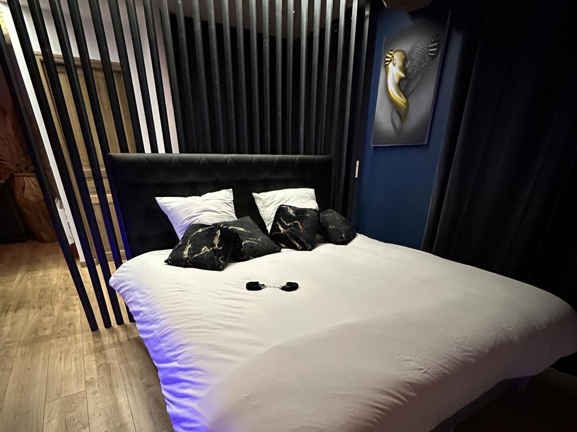 Roomandx-Loveroom-Caen-Bayeux Le Fresne-Camilly Kültér fotó