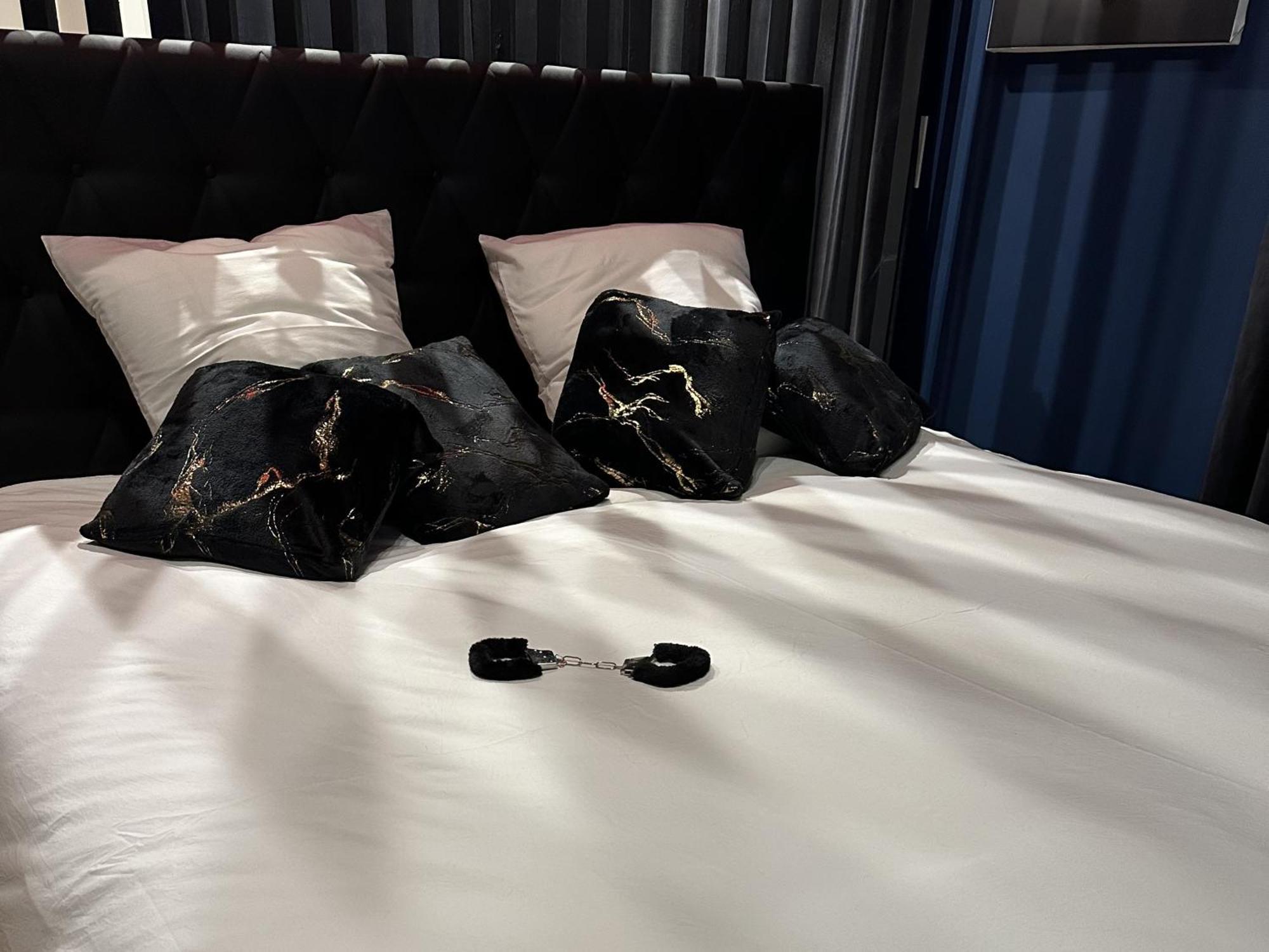 Roomandx-Loveroom-Caen-Bayeux Le Fresne-Camilly Kültér fotó